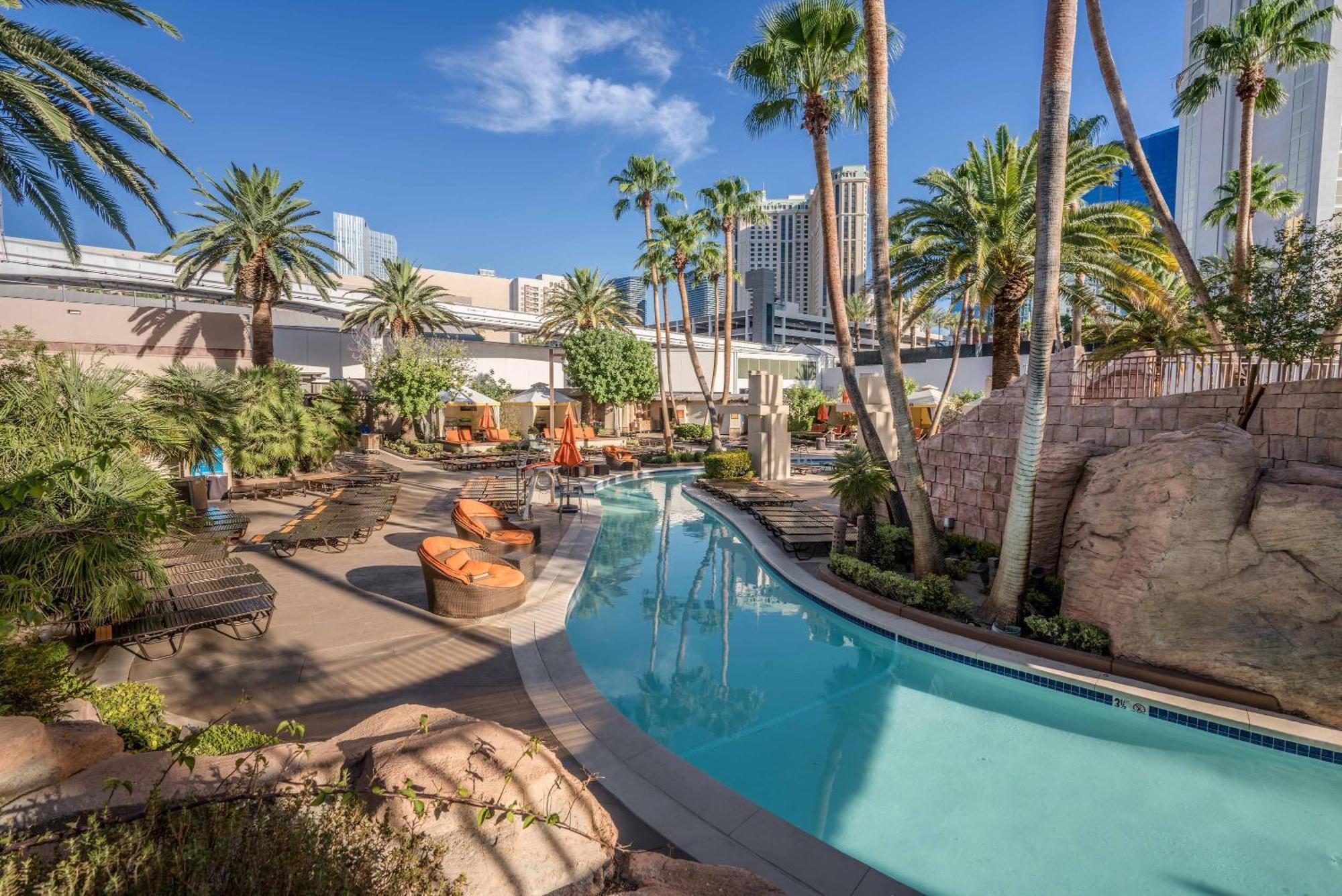 Lucky Gem Penthouse & Luxury Suites At Signature Resort, Balcony Strip View 2605 Las Vegas Exterior photo
