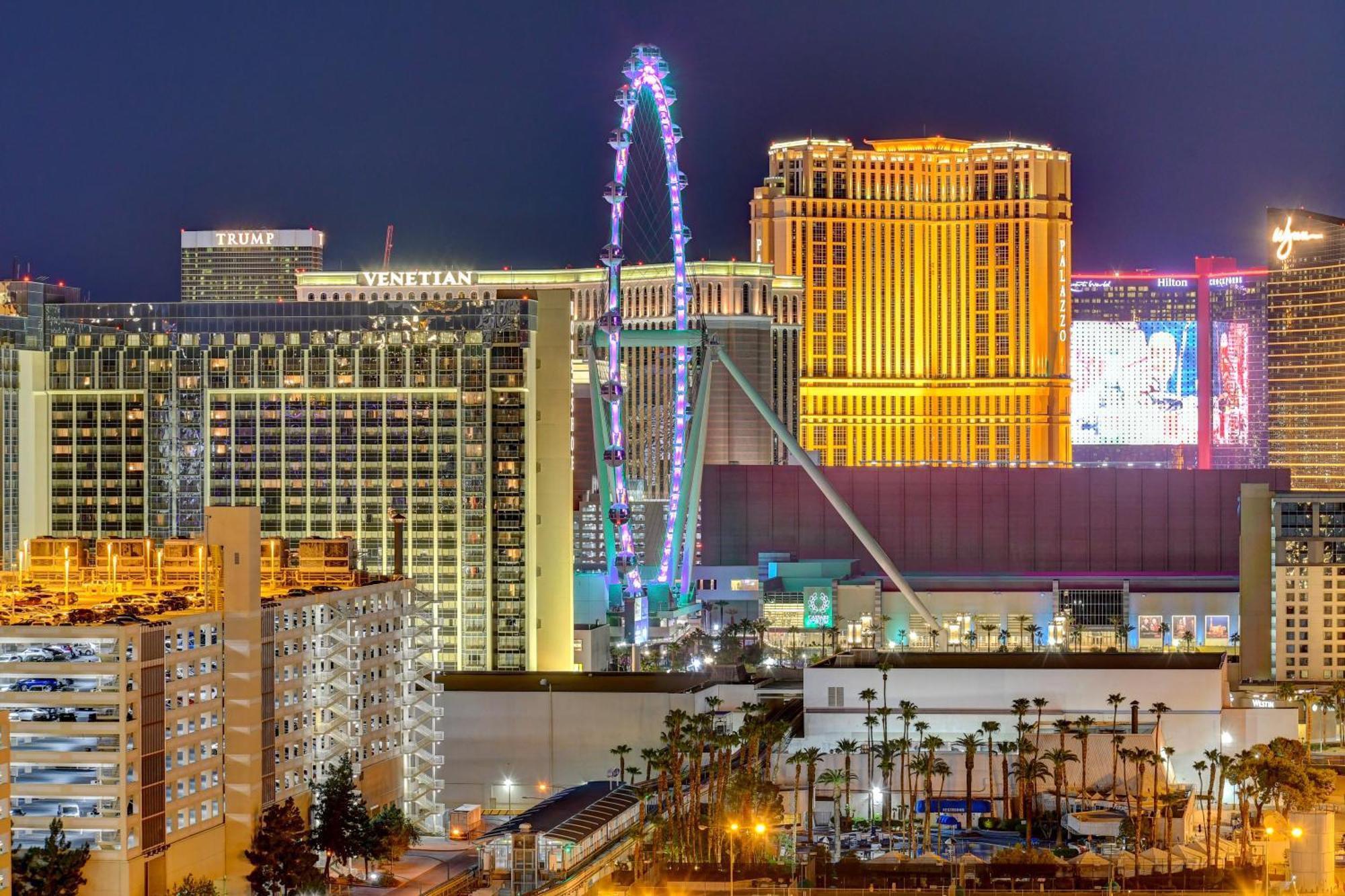 Lucky Gem Penthouse & Luxury Suites At Signature Resort, Balcony Strip View 2605 Las Vegas Exterior photo